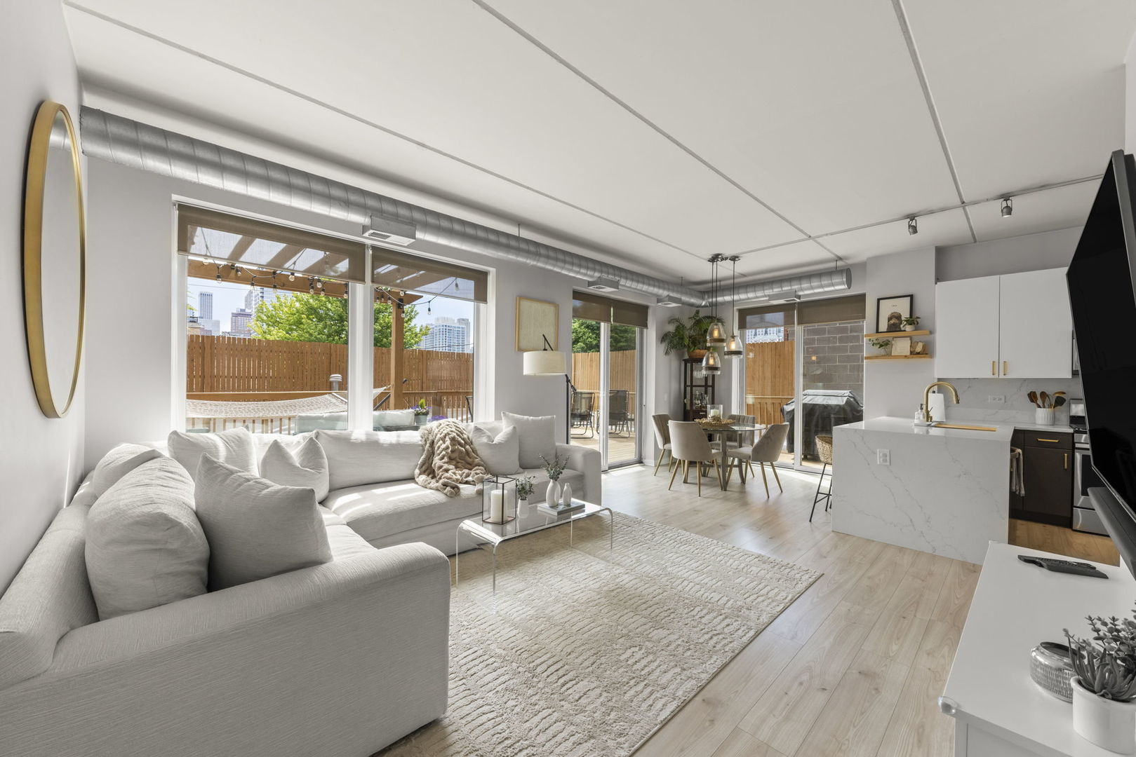 873 N Larrabee Street #202, Chicago, IL 60610