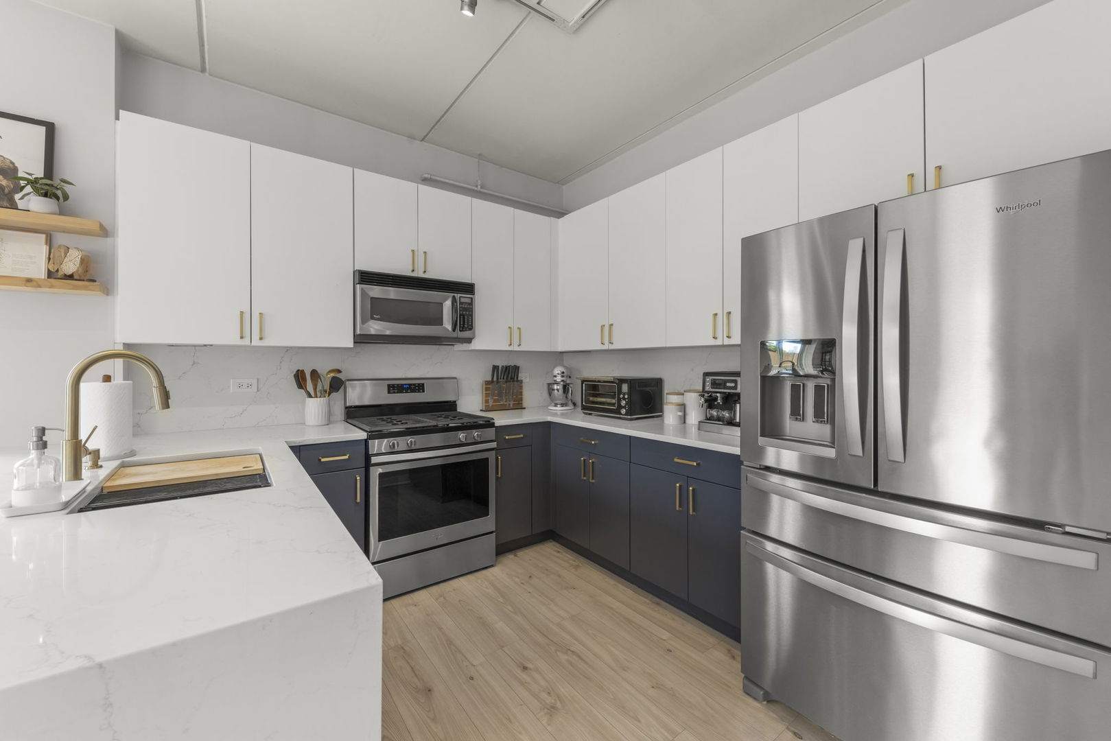 873 N Larrabee Street #202, Chicago, IL 60610