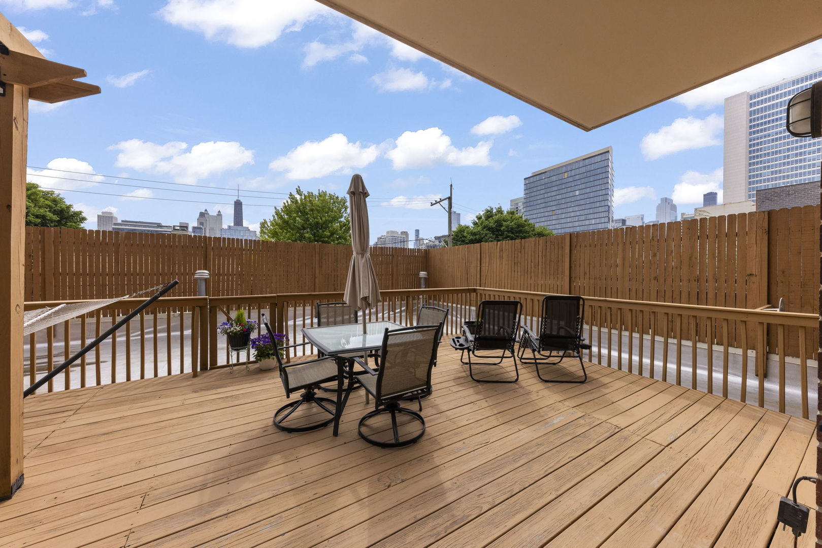 873 N Larrabee Street #202, Chicago, IL 60610