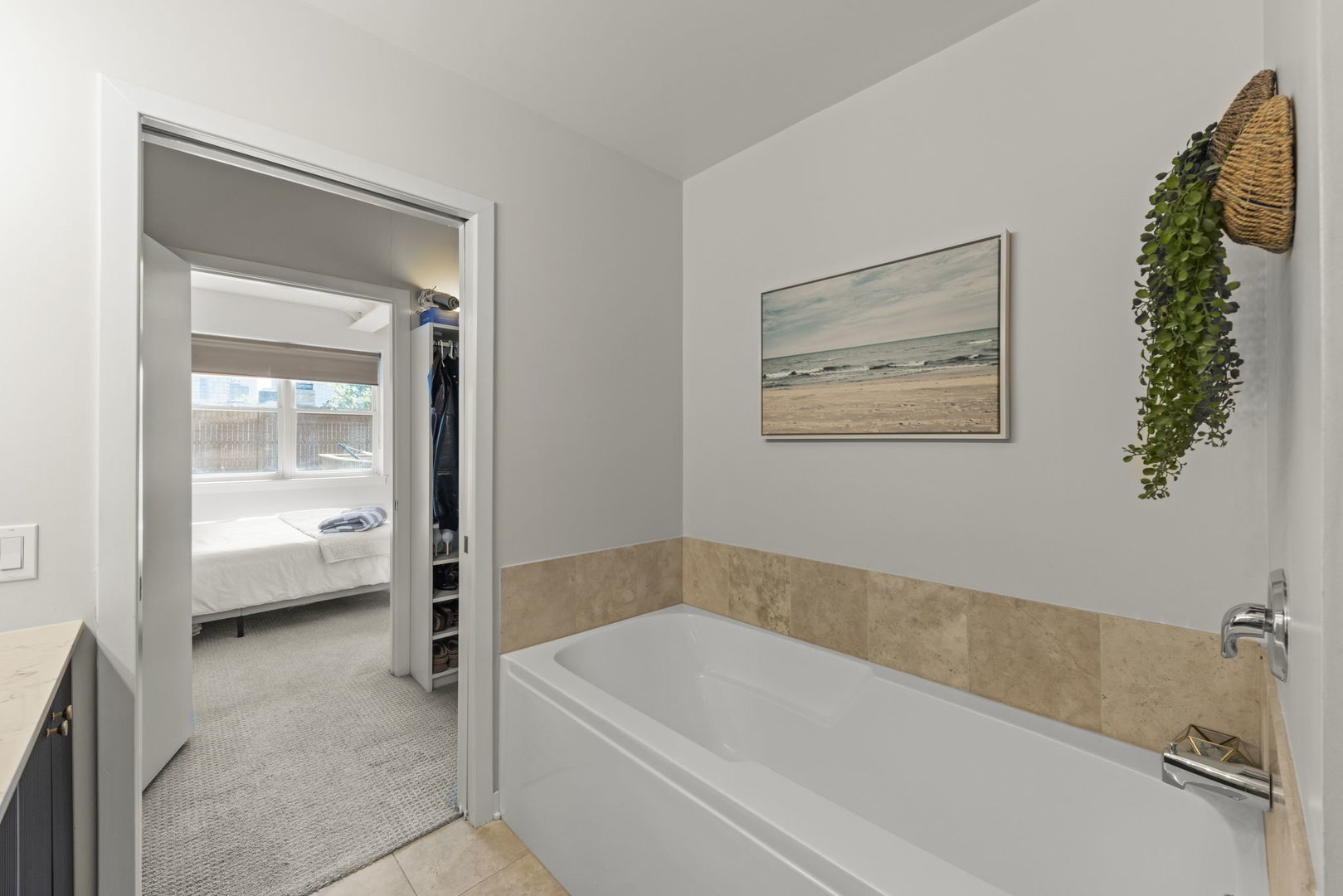 873 N Larrabee Street #202, Chicago, IL 60610