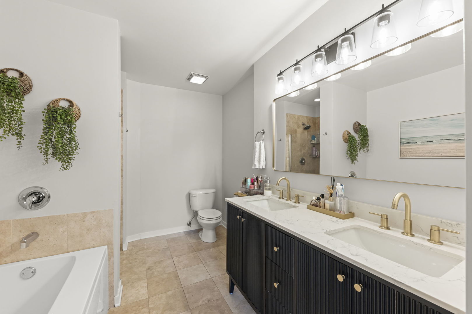 873 N Larrabee Street #202, Chicago, IL 60610
