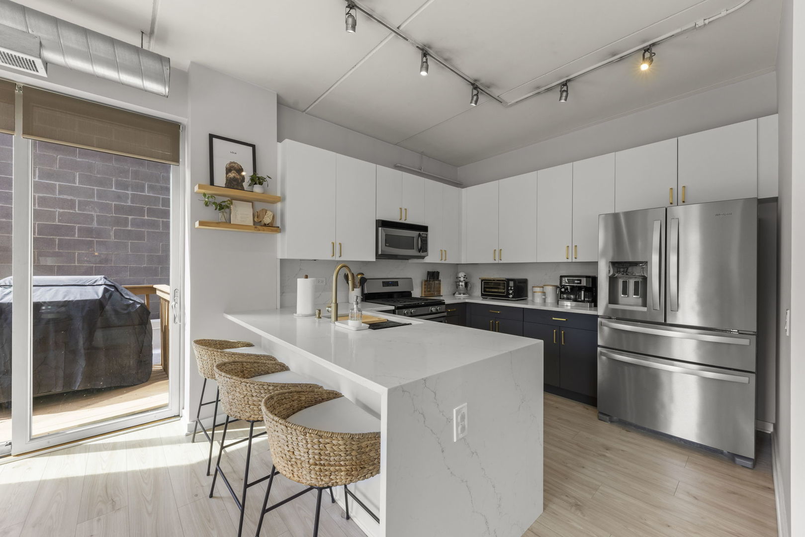 873 N Larrabee Street #202, Chicago, IL 60610