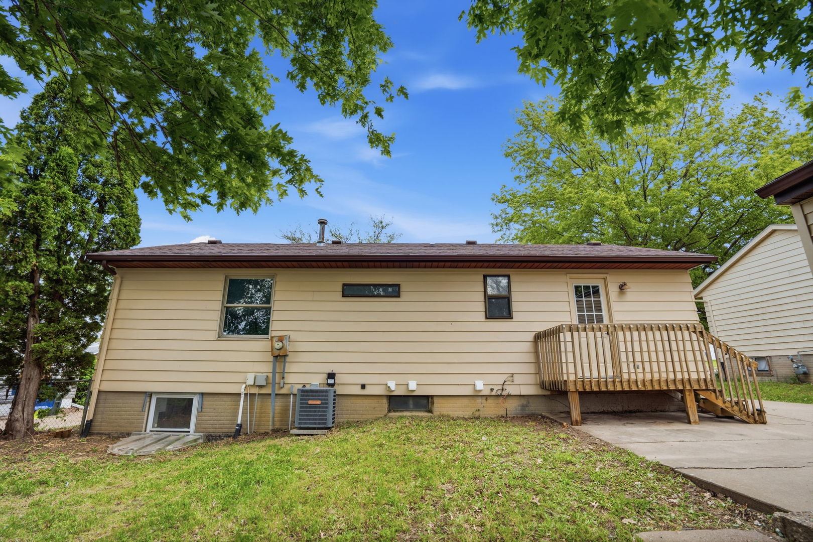2603 W 55th Street, Davenport, IA 52806