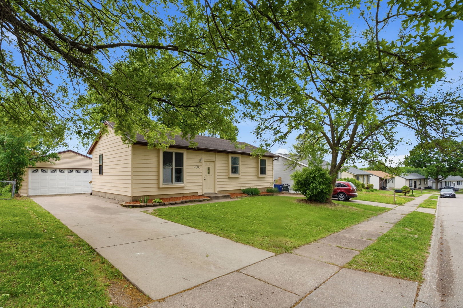 2603 W 55th Street, Davenport, IA 52806