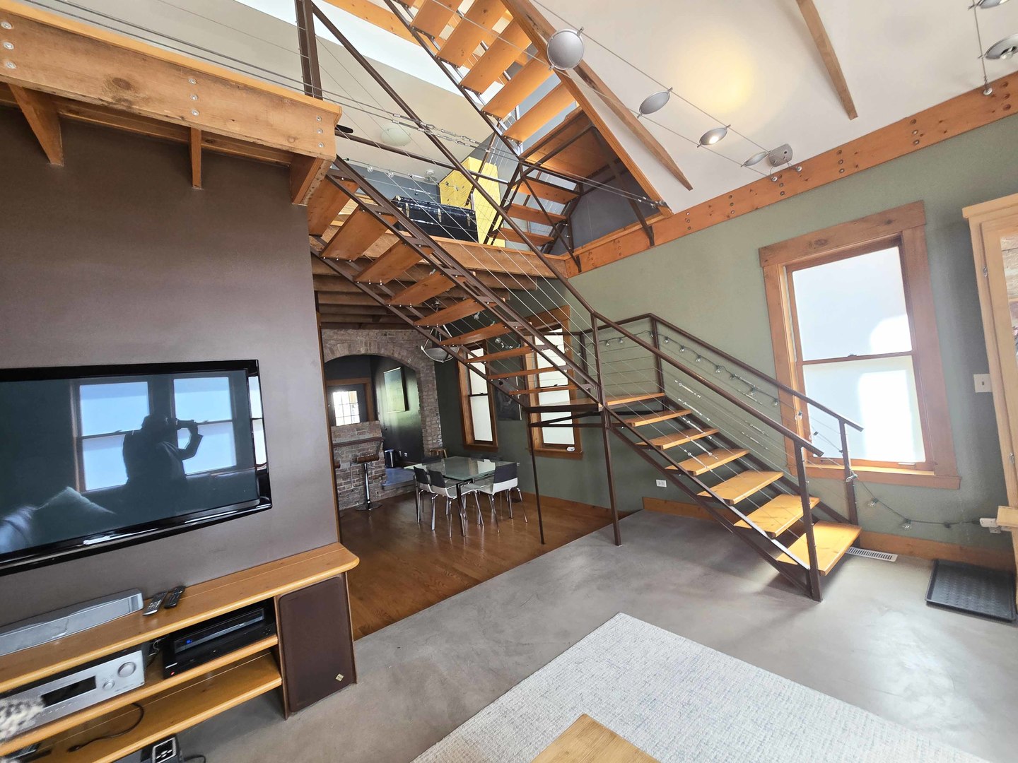1734 W Beach Avenue, Chicago, IL 60612