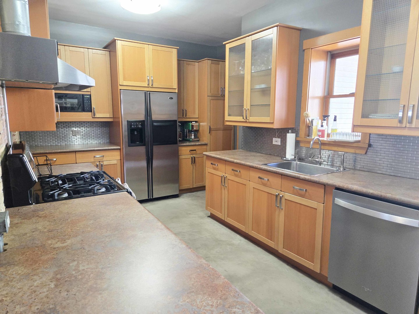 1734 W Beach Avenue, Chicago, IL 60612