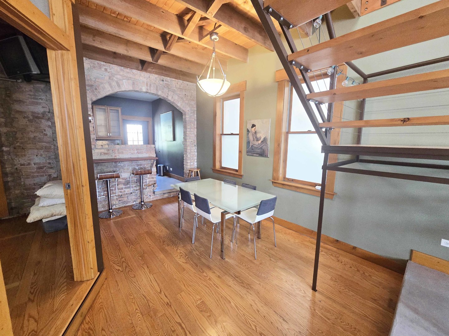1734 W Beach Avenue, Chicago, IL 60612