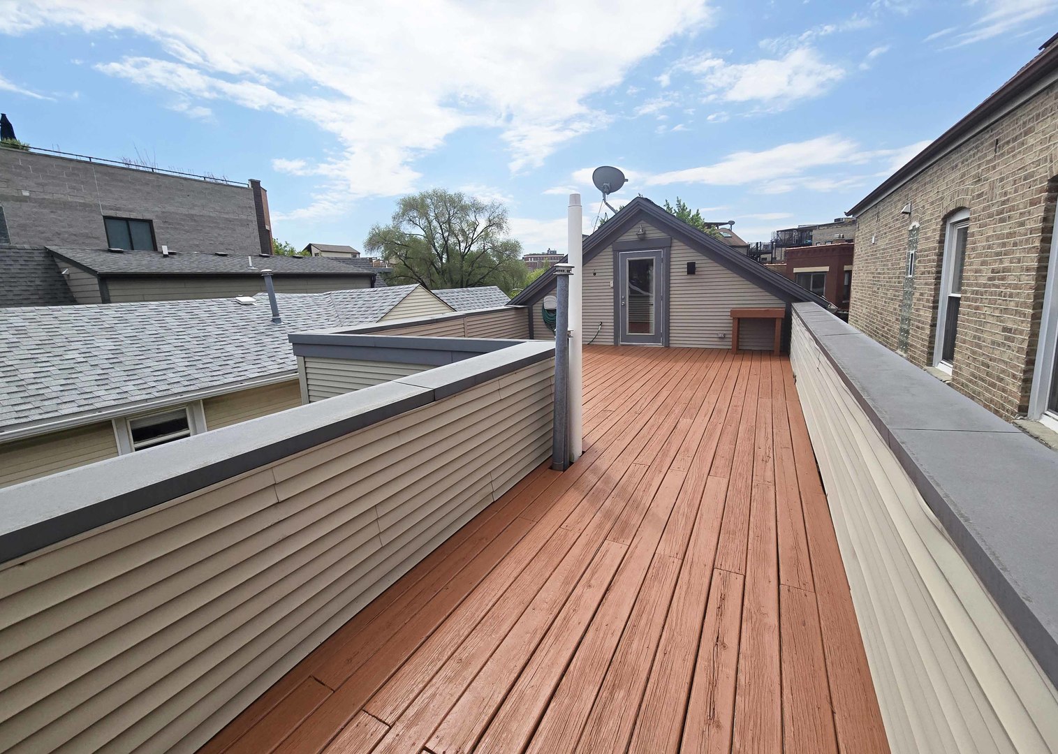 1734 W Beach Avenue, Chicago, IL 60612