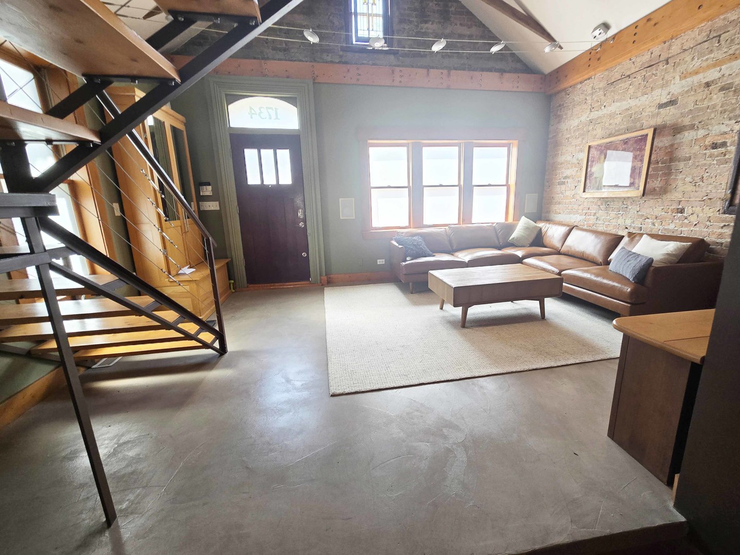 1734 W Beach Avenue, Chicago, IL 60612