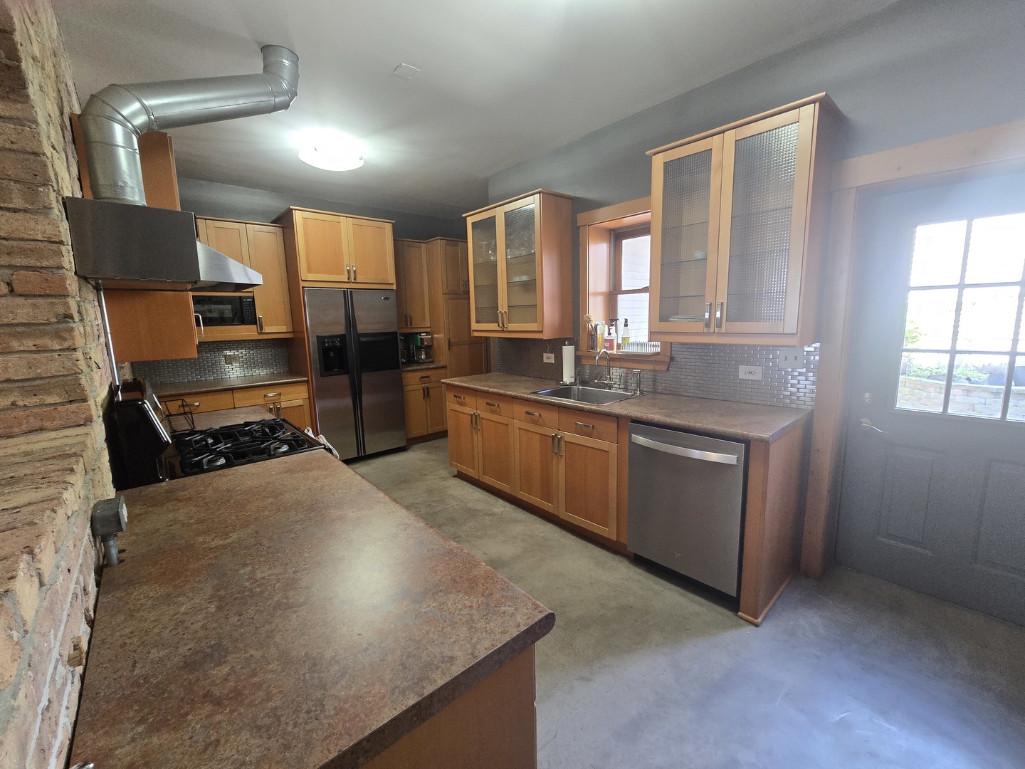 1734 W Beach Avenue, Chicago, IL 60612