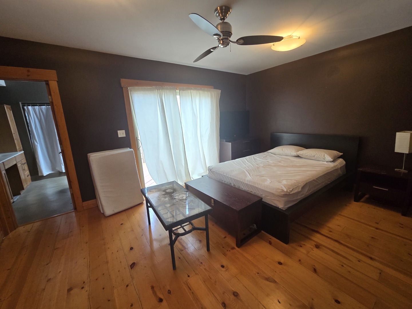 1734 W Beach Avenue, Chicago, IL 60612