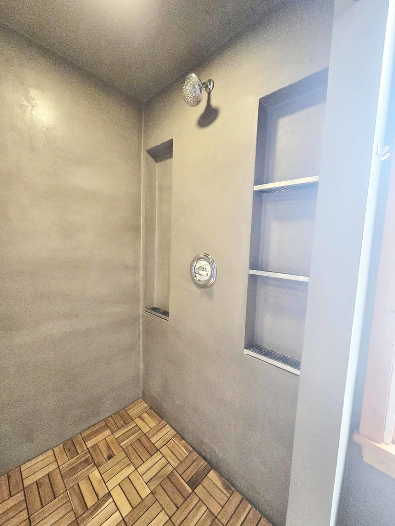 1734 W Beach Avenue, Chicago, IL 60612