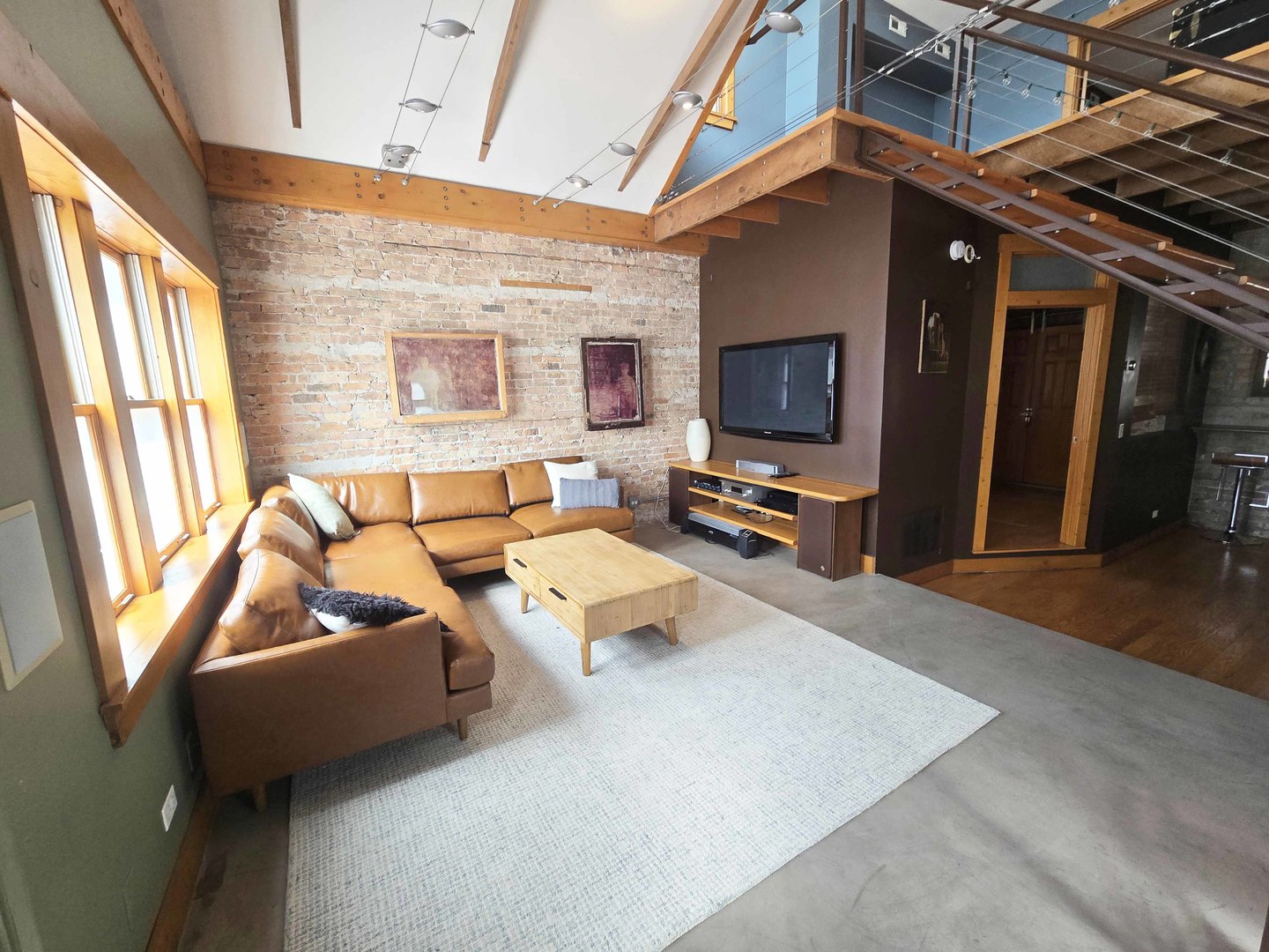 1734 W Beach Avenue, Chicago, IL 60612
