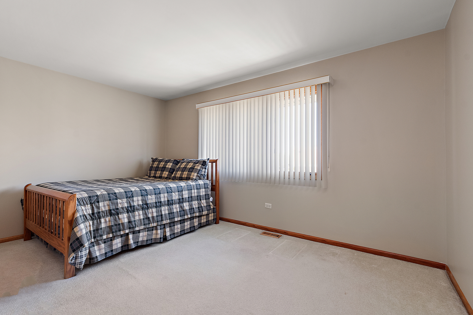 17915 Crooked Creek Court, Orland Park, IL 60467