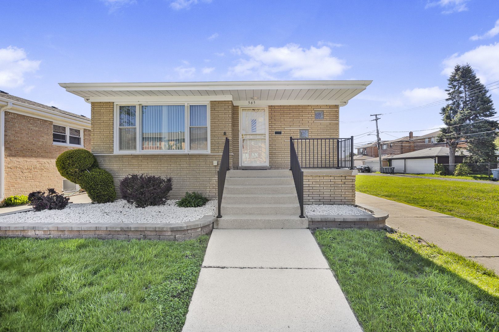 565 Oglesby Avenue, Calumet City, IL 60409