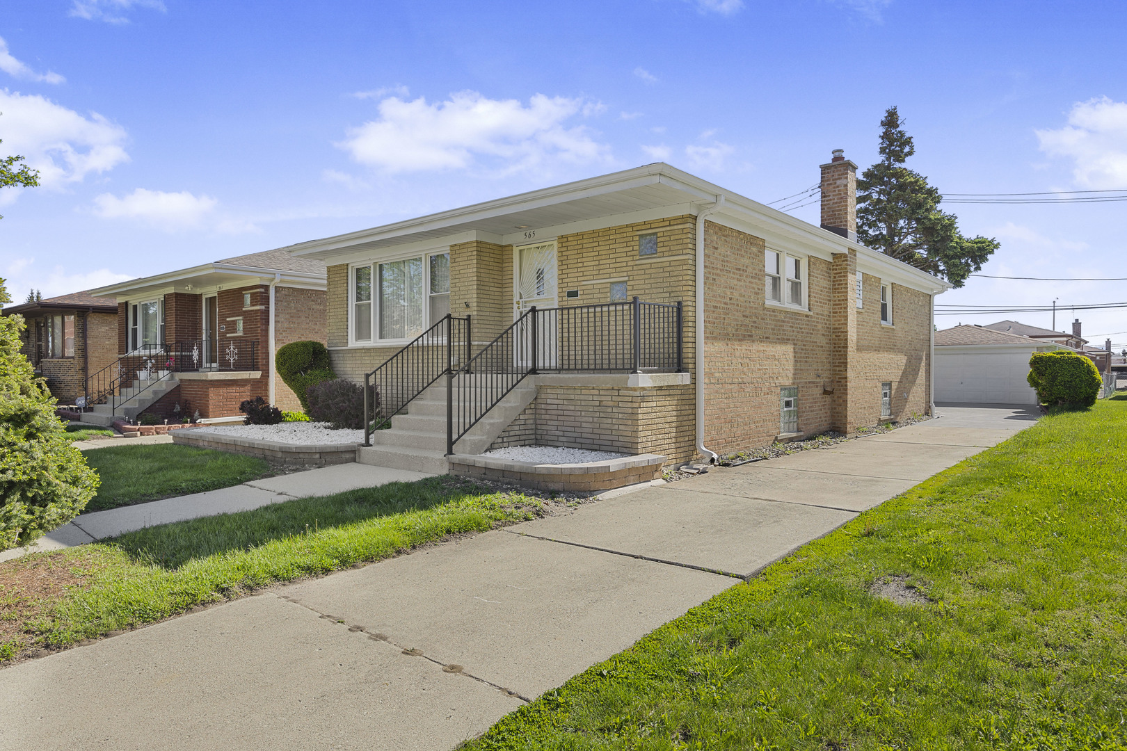 565 Oglesby Avenue, Calumet City, IL 60409