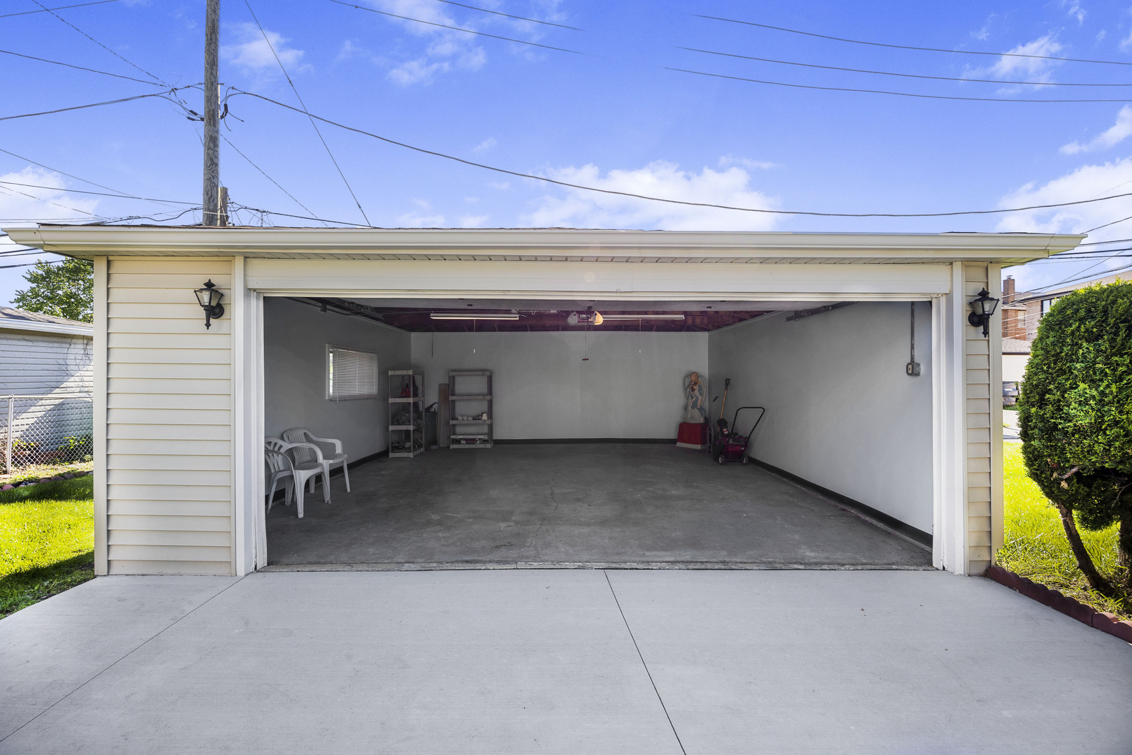 565 Oglesby Avenue, Calumet City, IL 60409