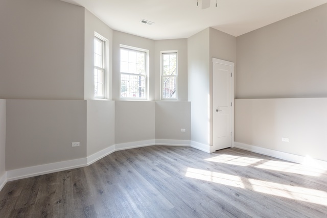 530 E 44TH Place, Chicago, IL 60653