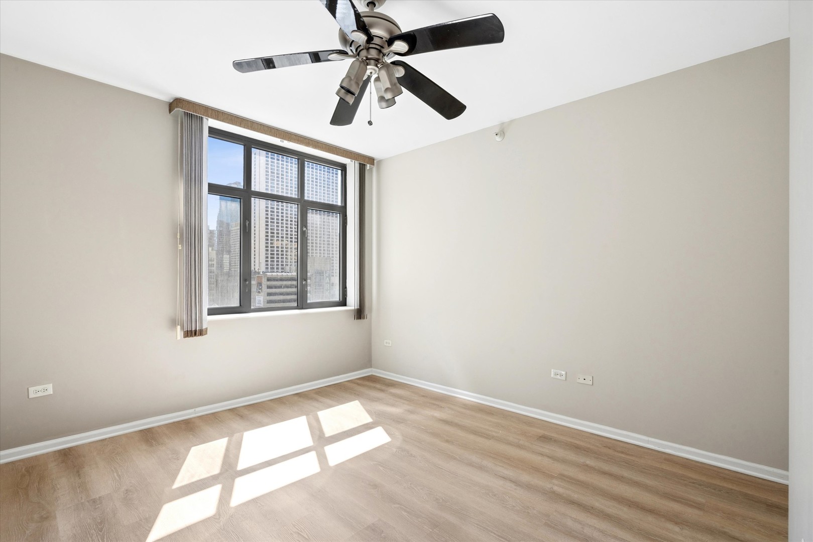 630 N State Street #1305, Chicago, IL 60654