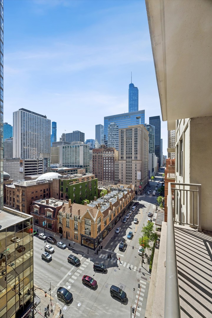 630 N State Street #1305, Chicago, IL 60654