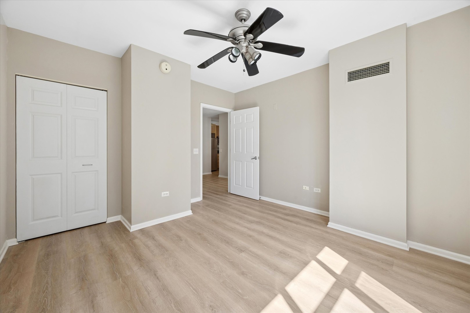 630 N State Street #1305, Chicago, IL 60654