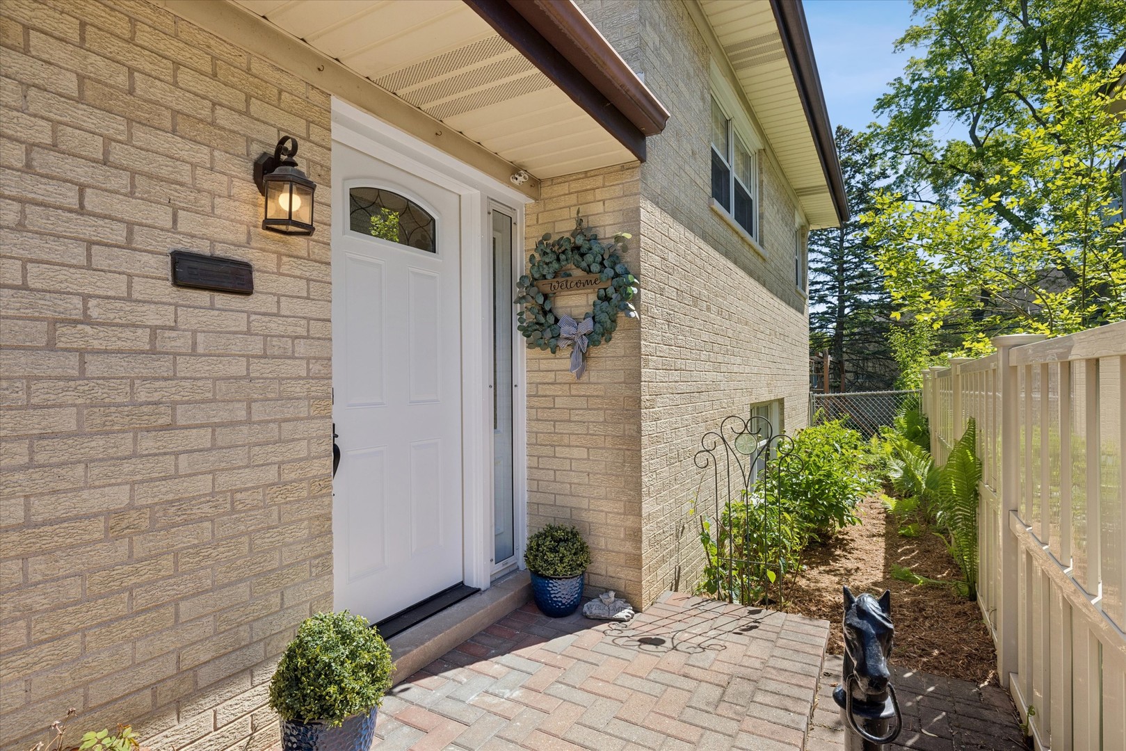 827 N Douglas Avenue, Arlington Heights, IL 60004