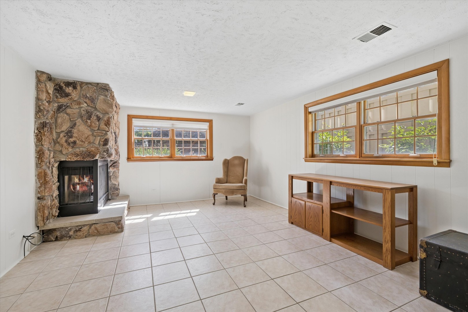 827 N Douglas Avenue, Arlington Heights, IL 60004