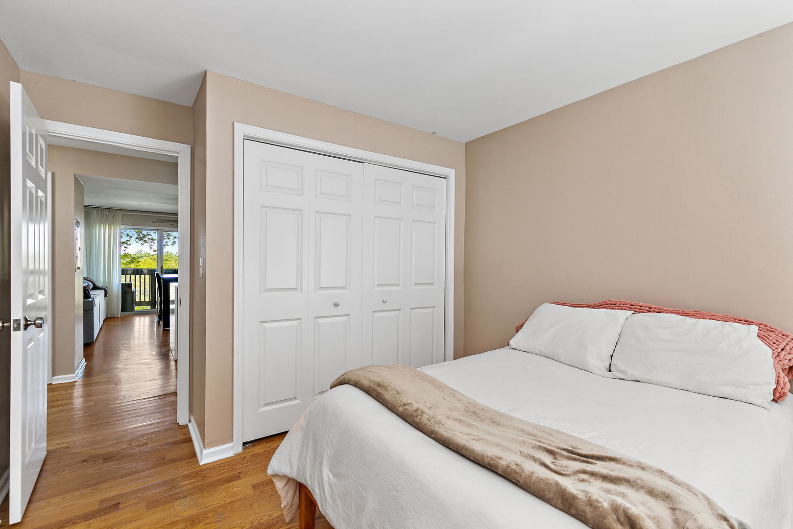 5803 Oakwood Drive #C, Lisle, IL 60532