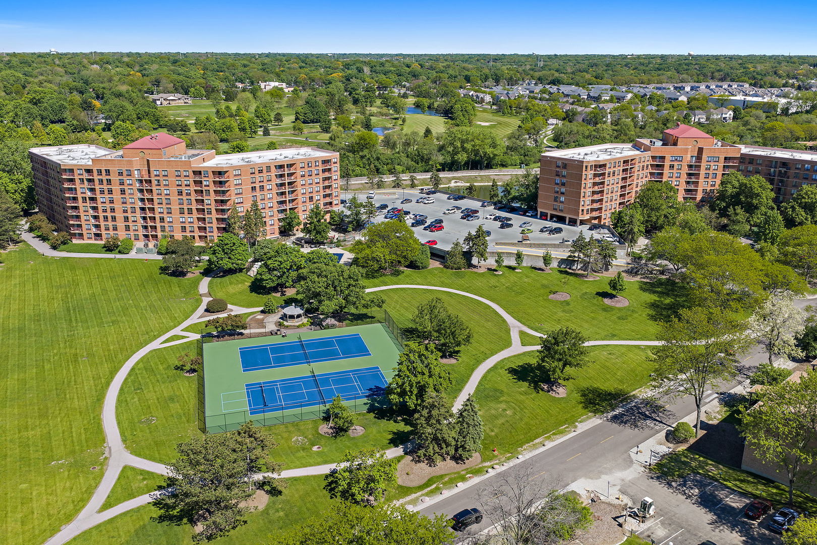 5803 Oakwood Drive #C, Lisle, IL 60532