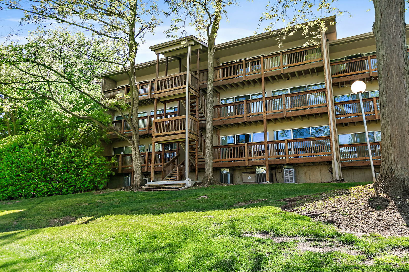 5803 Oakwood Drive #C, Lisle, IL 60532