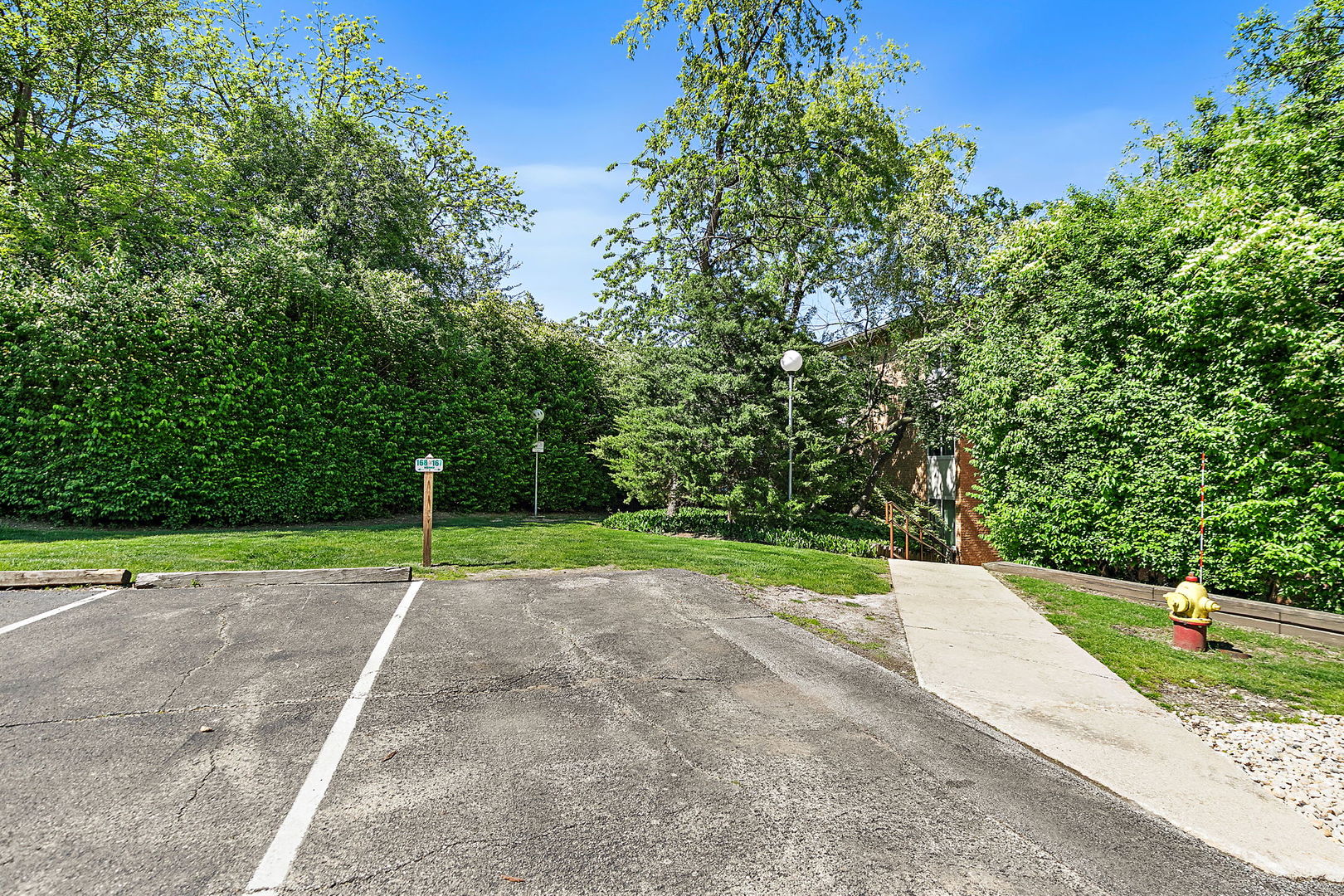 5803 Oakwood Drive #C, Lisle, IL 60532