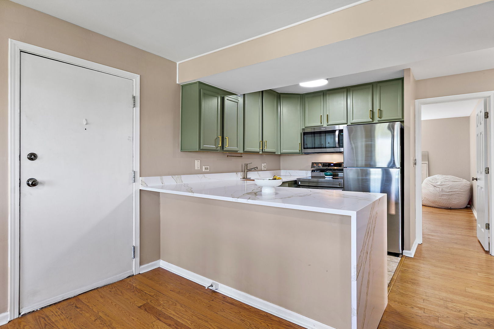 5803 Oakwood Drive #C, Lisle, IL 60532