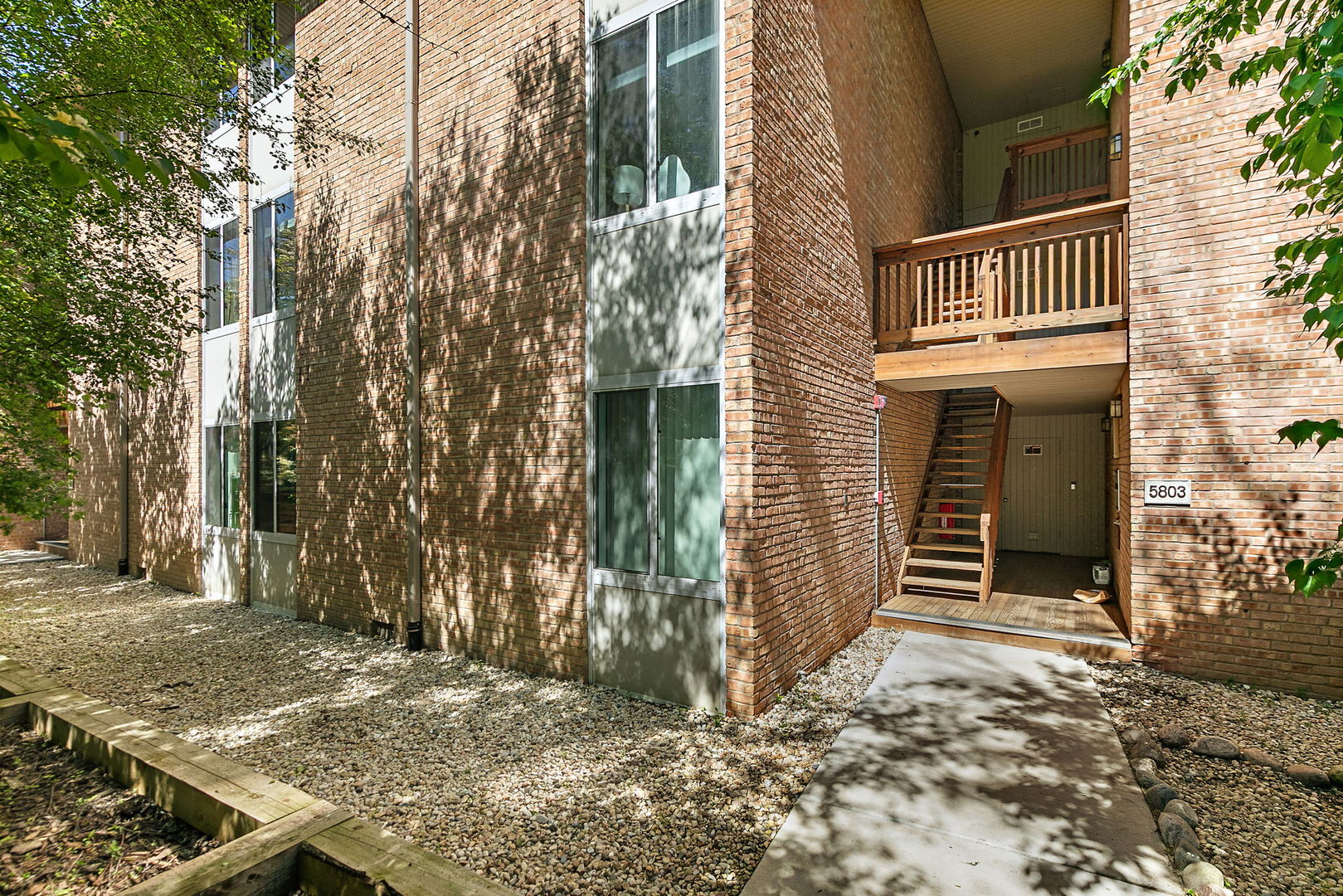 5803 Oakwood Drive #C, Lisle, IL 60532