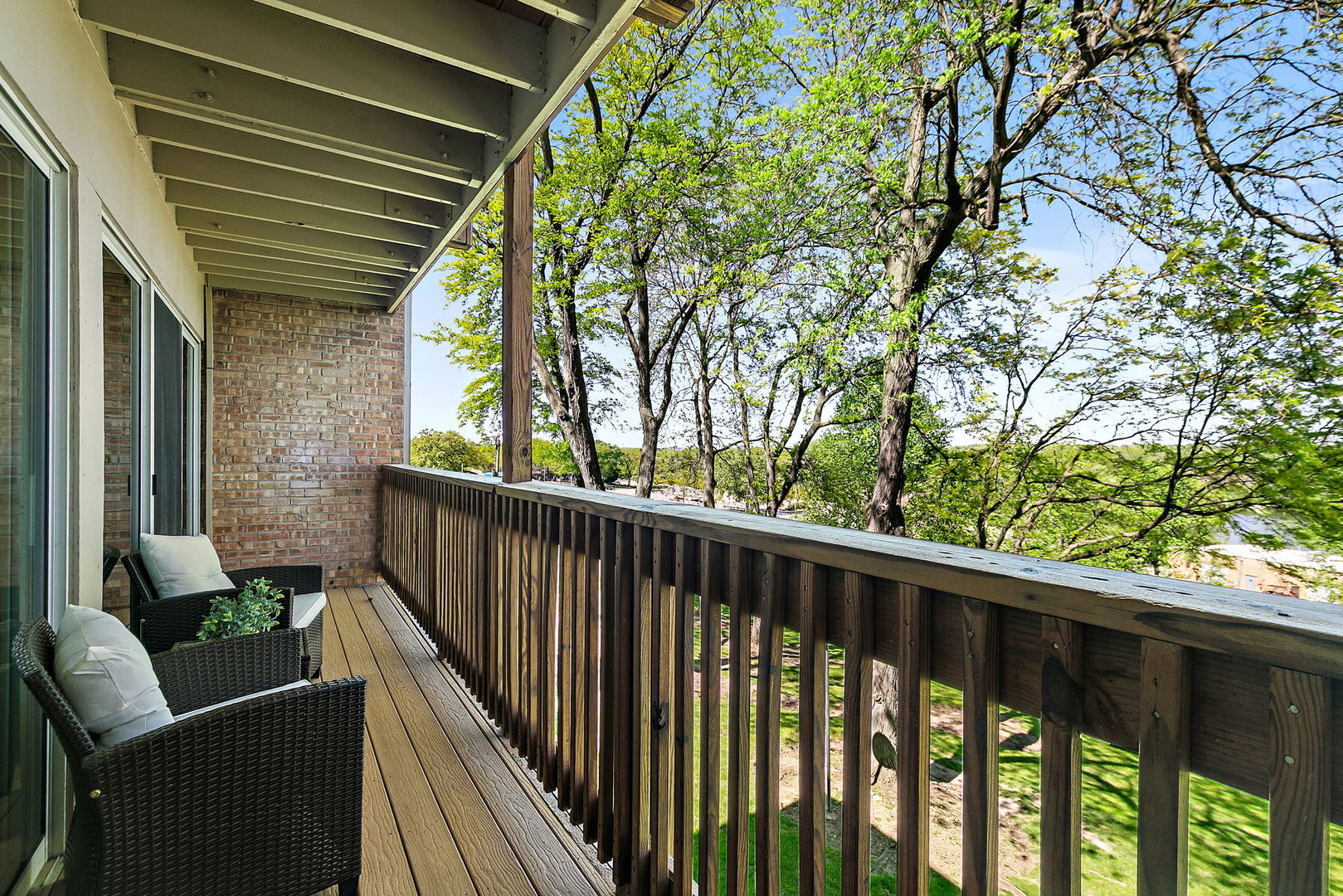 5803 Oakwood Drive #C, Lisle, IL 60532