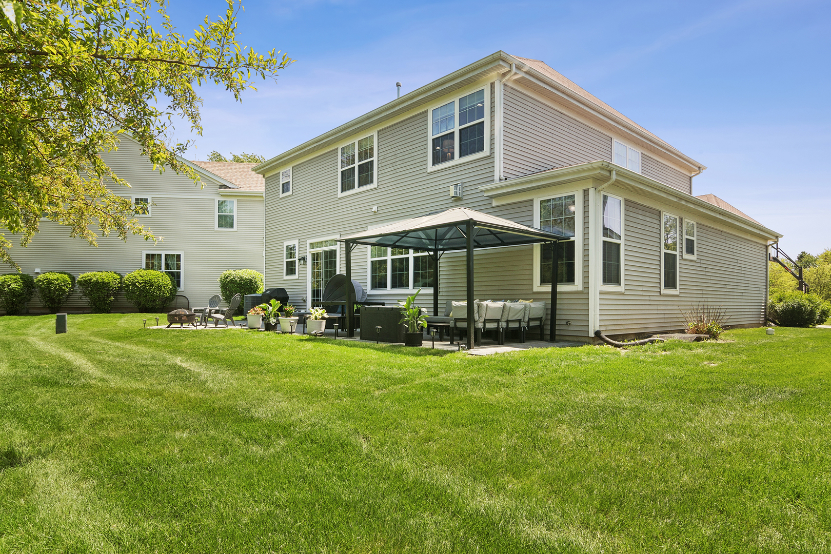 2313 Avalon Drive, Buffalo Grove, IL 60089