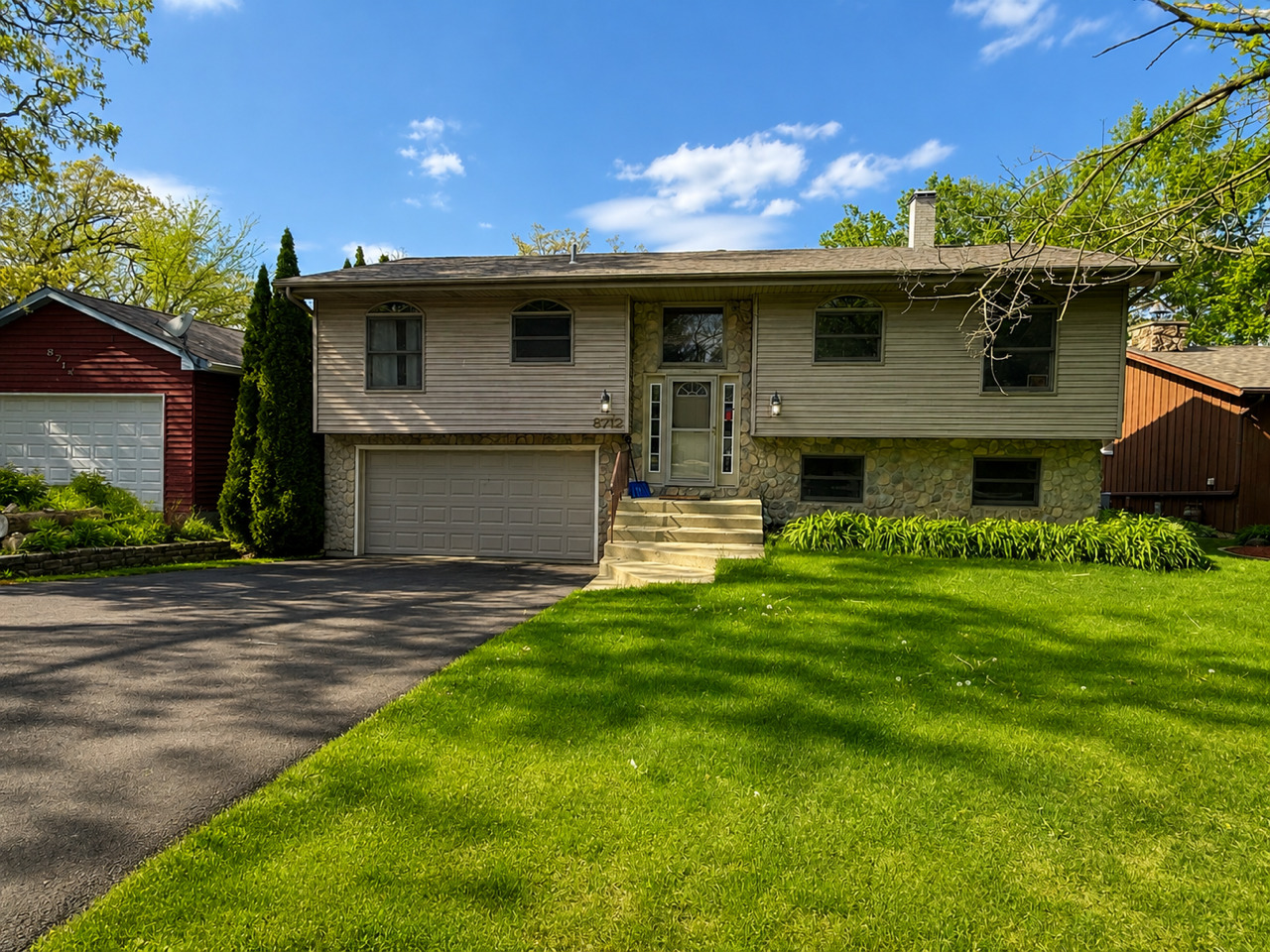 8712 Coral Road, Wonder Lake, IL 60097