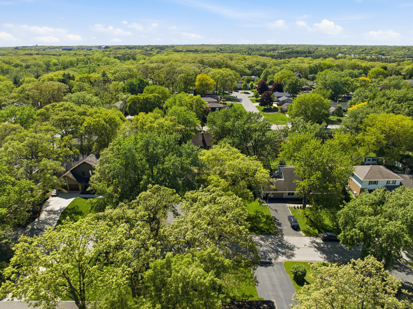 10S324 E Hampshire Lane, Willowbrook, IL 60527