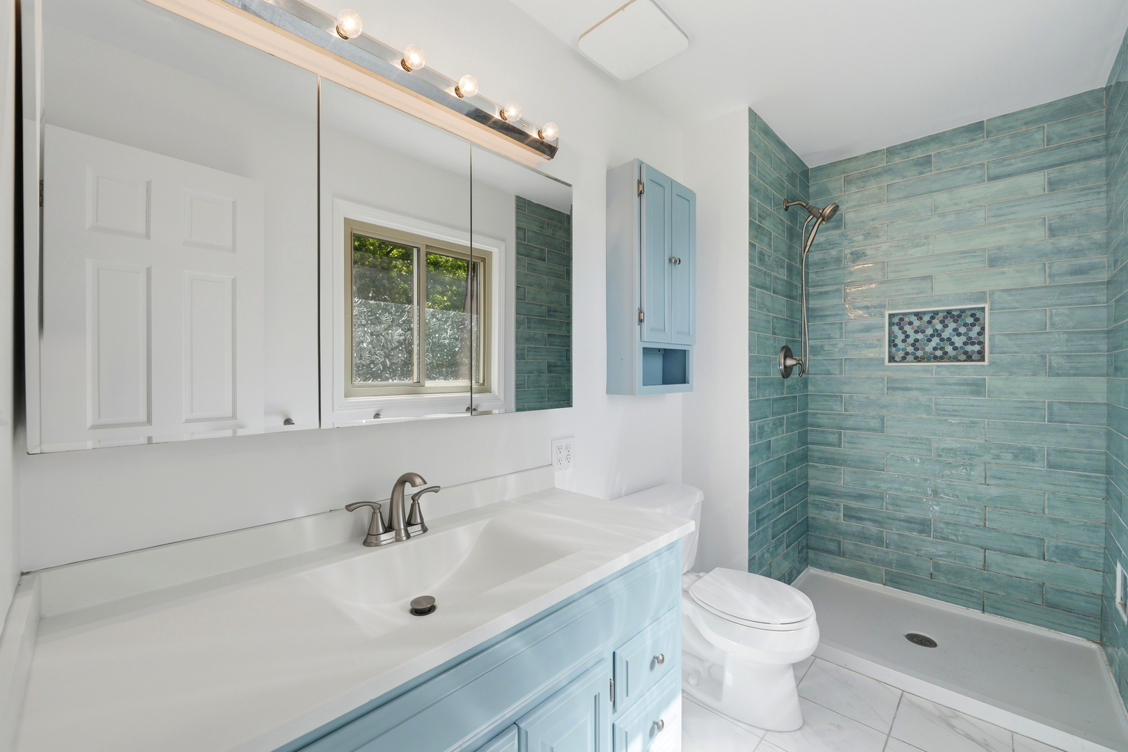 10S324 E Hampshire Lane, Willowbrook, IL 60527
