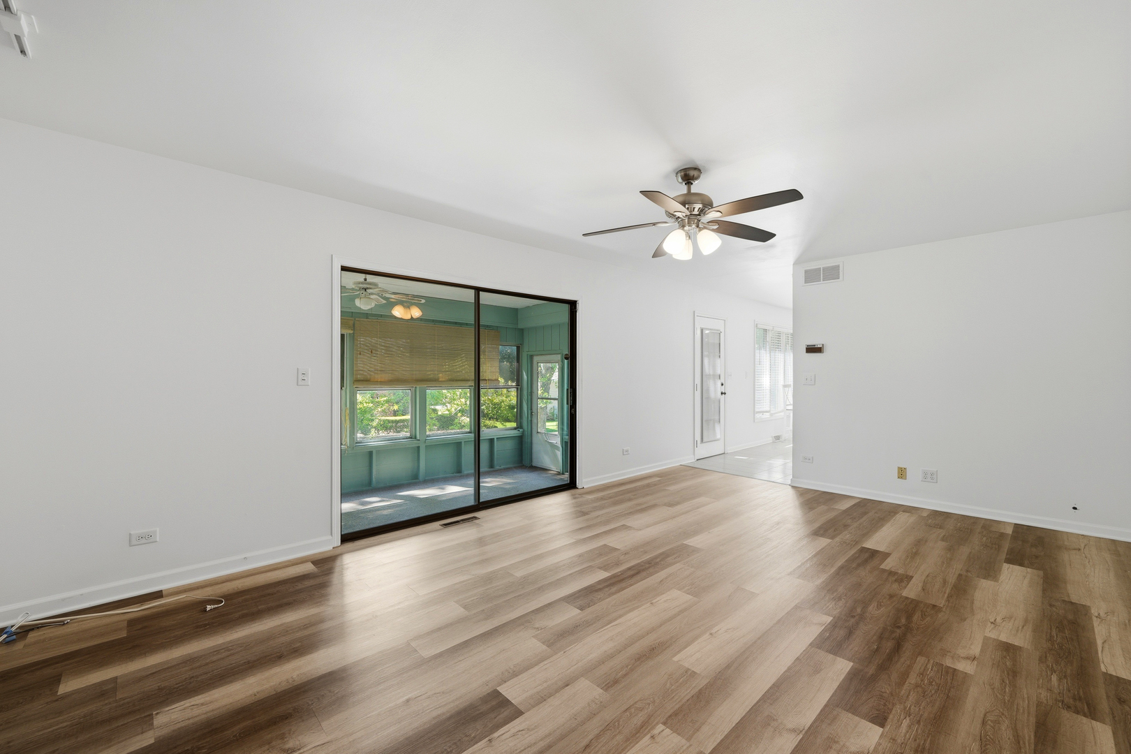 10S324 E Hampshire Lane, Willowbrook, IL 60527