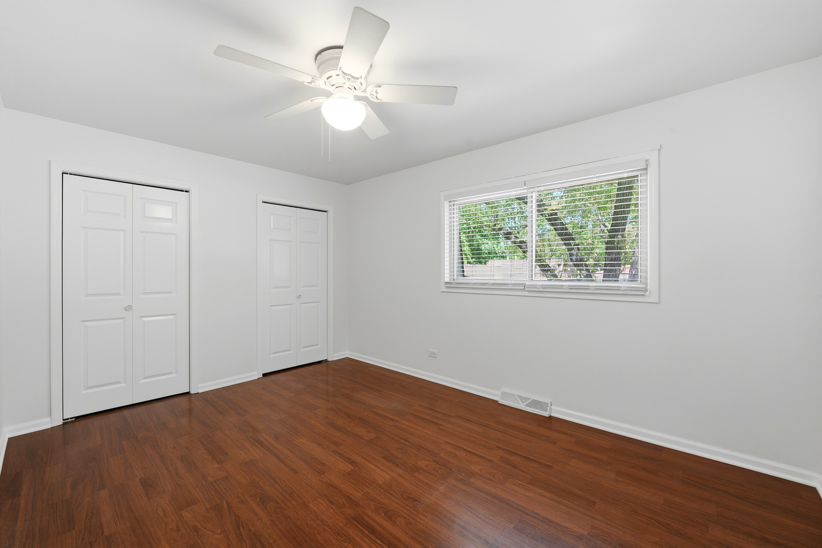 10S324 E Hampshire Lane, Willowbrook, IL 60527