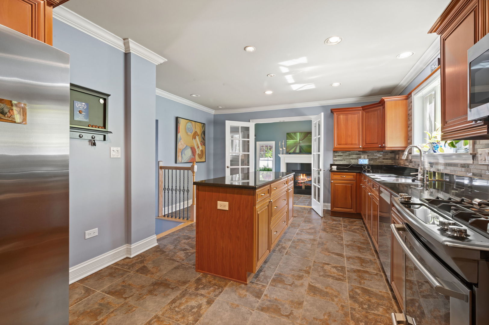 2 Algonquin Road, Clarendon Hills, IL 60514