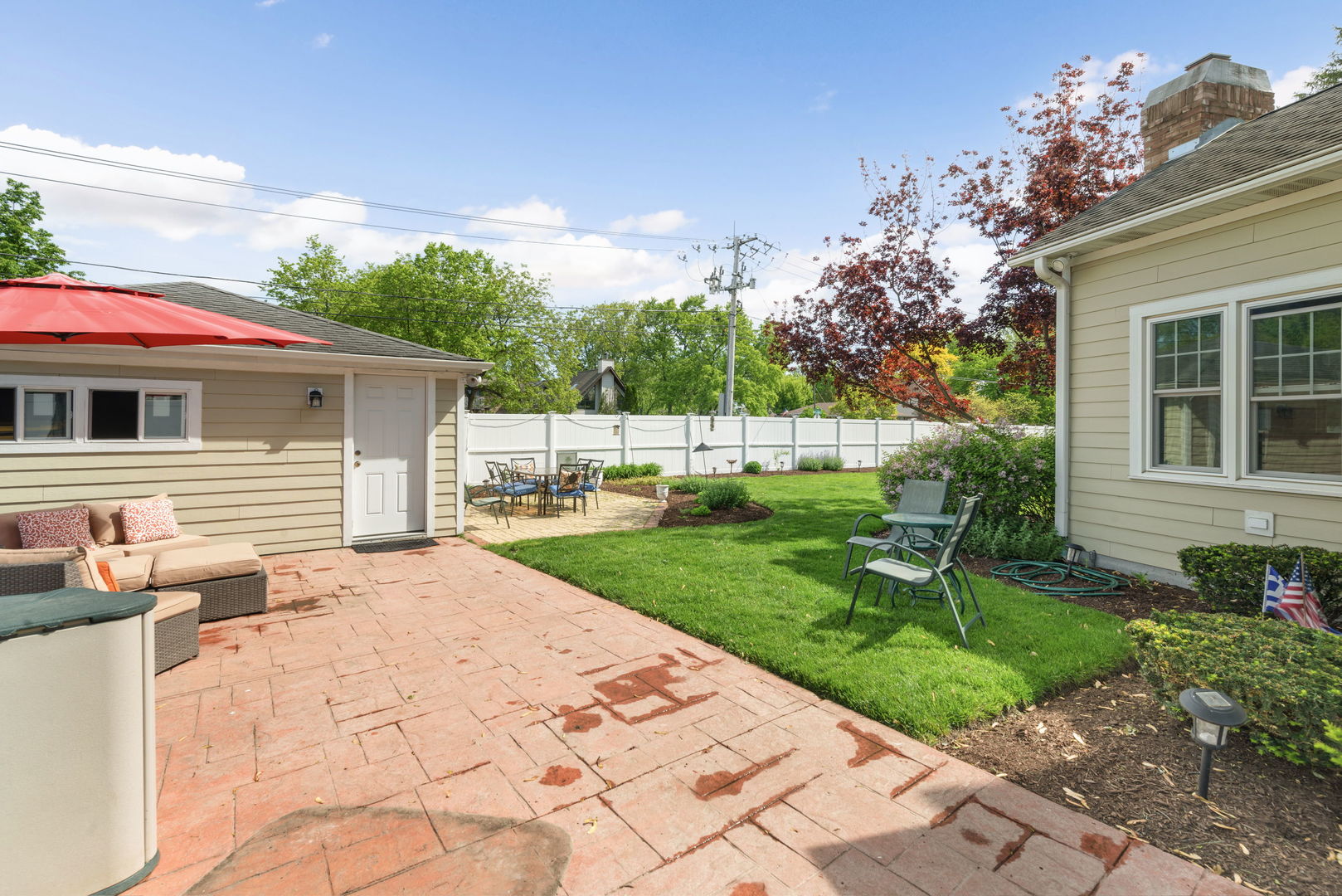 2 Algonquin Road, Clarendon Hills, IL 60514
