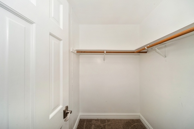 608 Inverrary Lane #608, Deerfield, IL 60015