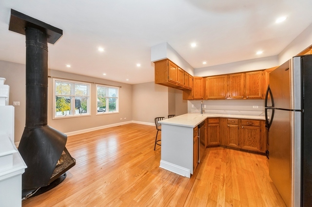 608 Inverrary Lane #608, Deerfield, IL 60015