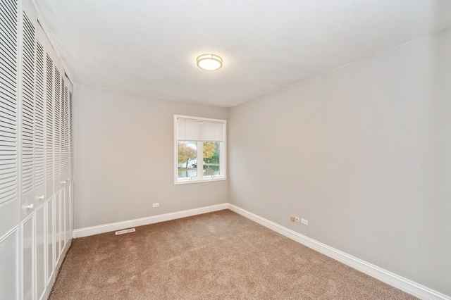 608 Inverrary Lane #608, Deerfield, IL 60015