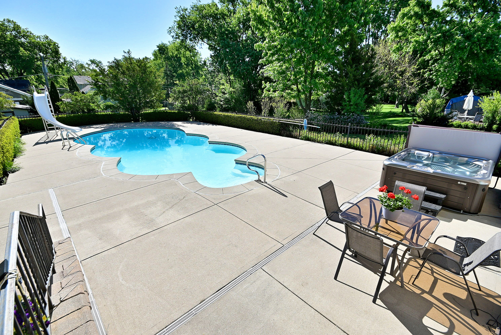 9S631 William Drive, Burr Ridge, IL 60527