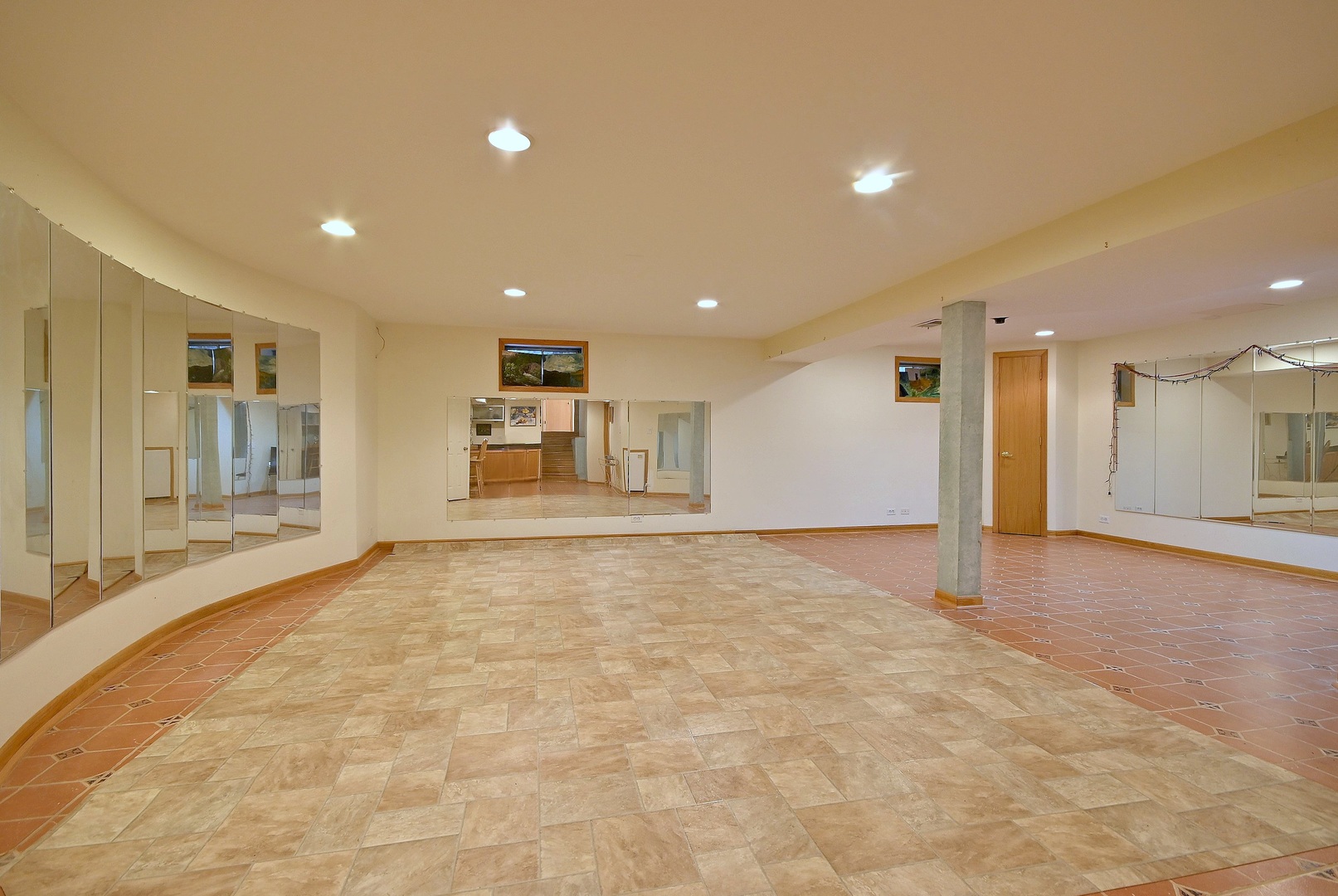9S631 William Drive, Burr Ridge, IL 60527