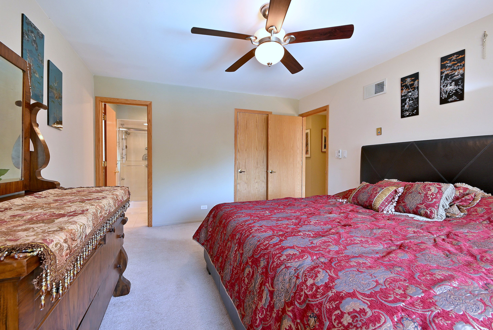 9S631 William Drive, Burr Ridge, IL 60527