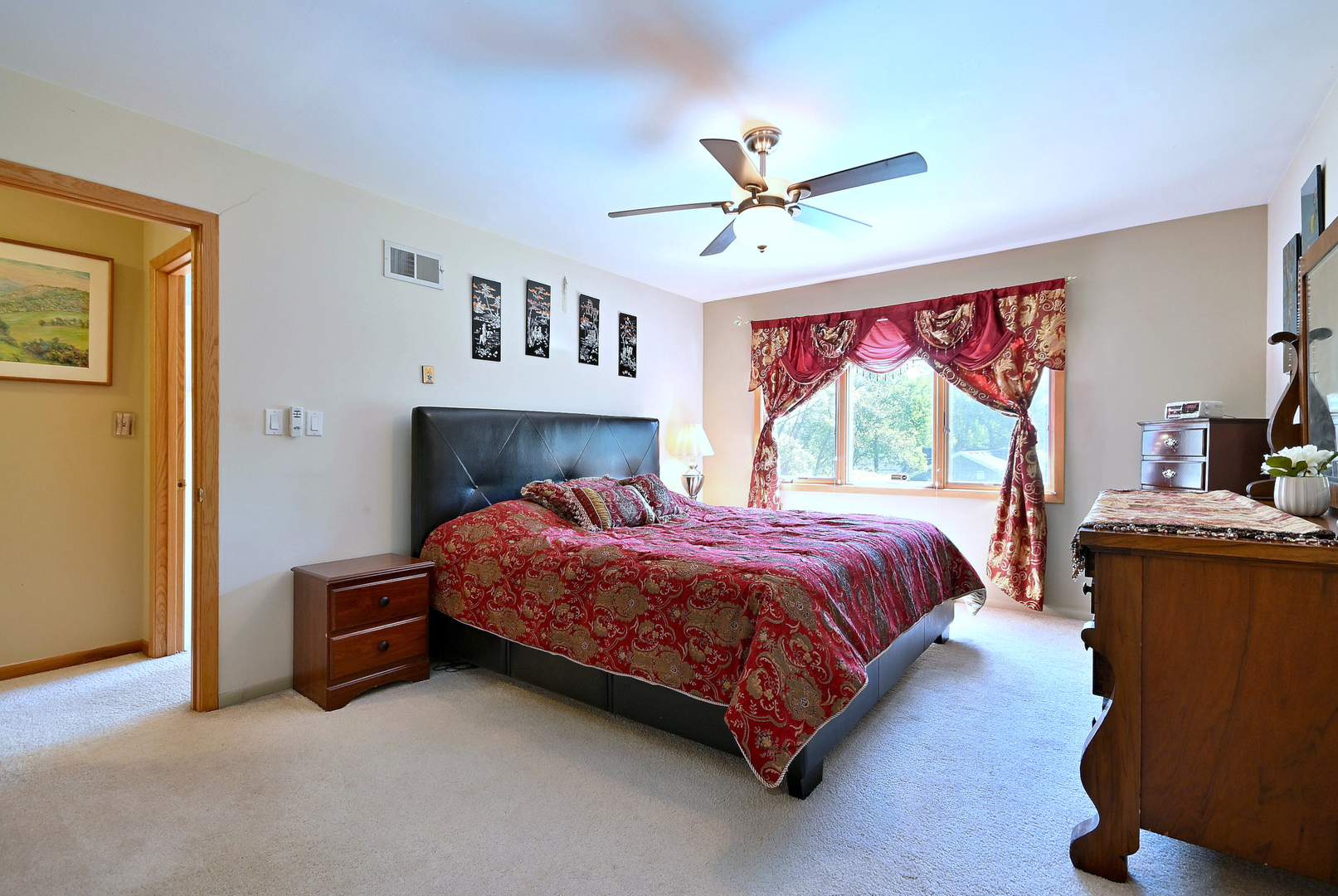 9S631 William Drive, Burr Ridge, IL 60527