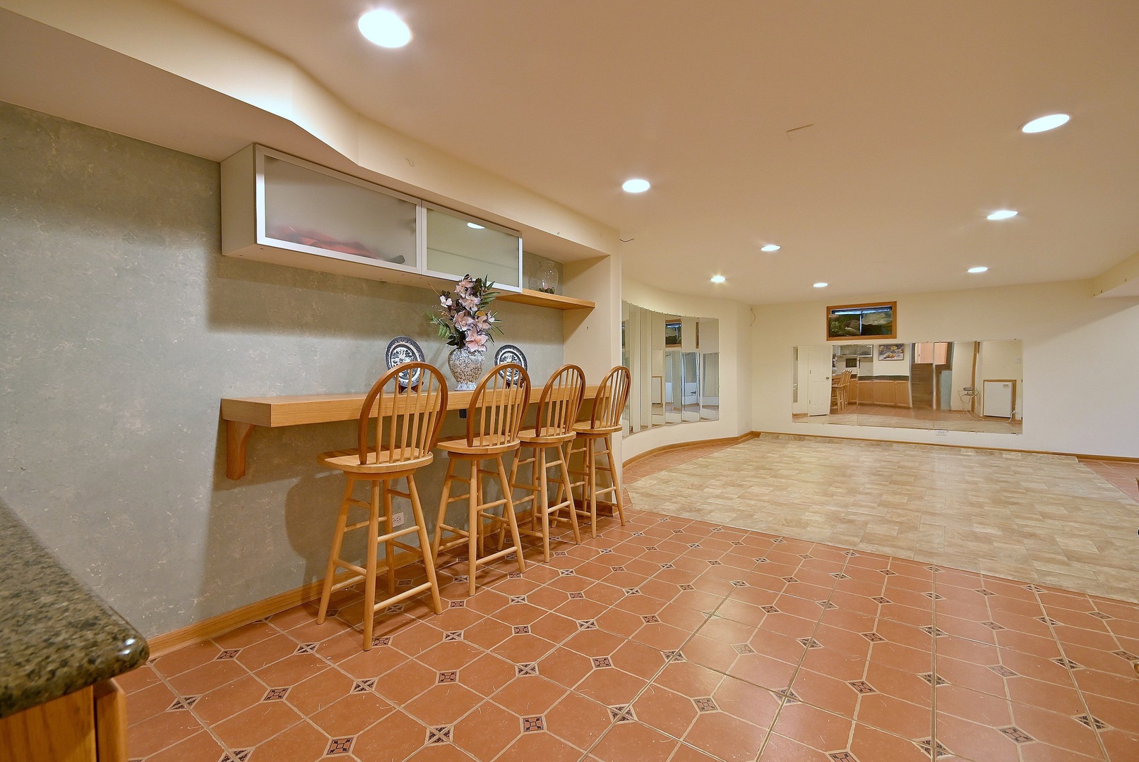 9S631 William Drive, Burr Ridge, IL 60527